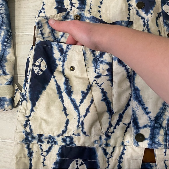 Burton Fermont womens tie dye snowboard jacket - Picture 4 of 10